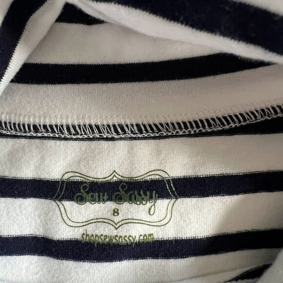 Sew SassyGirls Size 8 EUC Navy and White Striped Poncho - Picture 2 of 3